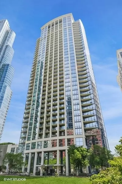 1235 S Prairie Ave #3605, Chicago, IL 60605