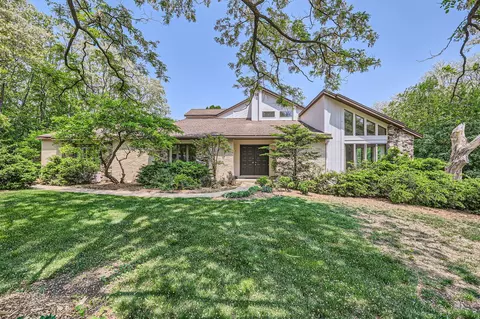37 W396 Maryhill Ln, Elgin, IL 60124