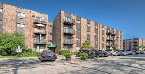 8936 N Parkside Ave #402, Des Plaines, IL 60016