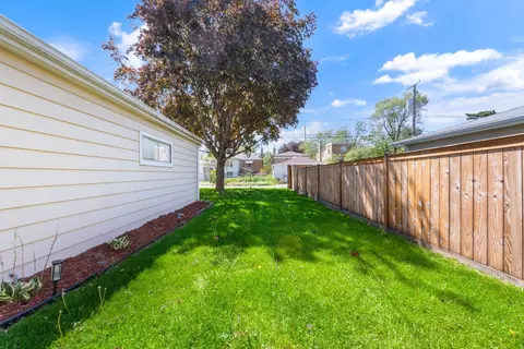 Exterior - 1546 N Lee Blvd, Berkeley, IL 60163 photo 6 of 7