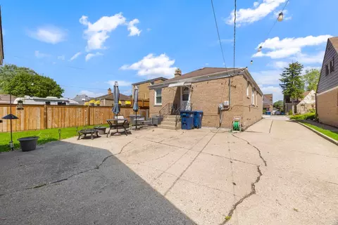 Exterior - 1546 N Lee Blvd, Berkeley, IL 60163 photo 5 of 7