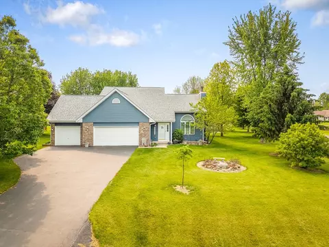 772 Woodsong Ct, Rockford, IL 61102