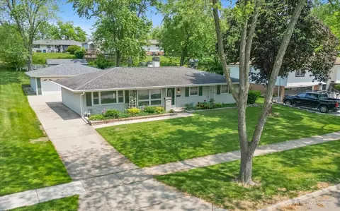 1434 Somerset Ln, Schaumburg, IL 60193