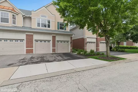 357 Pine Lake Cir #357, Vernon Hills, IL 60061