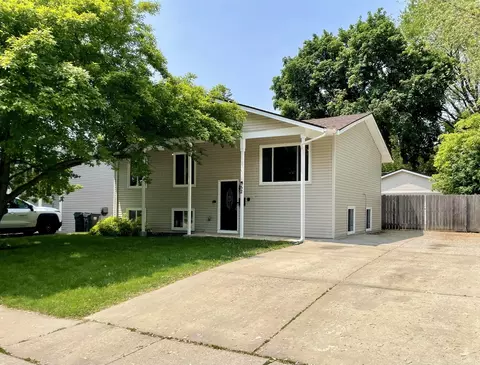 52 N Prairie Ave, Mundelein, IL 60060