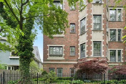 5614 S Blackstone Ave #1, Chicago, IL 60637