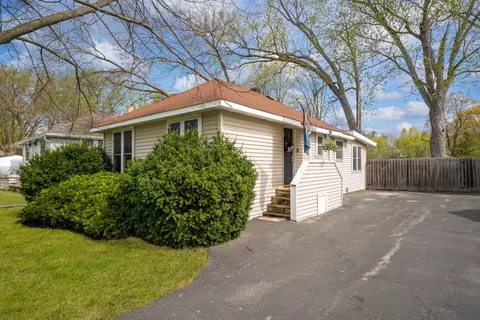 26312 W Blackhawk Ave, Ingleside, IL 60041