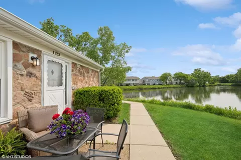 1123 Boston Hbr, Schaumburg, IL 60193