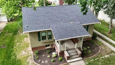 404 E Scott St, Tuscola, IL 61953
