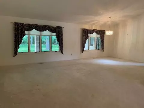 2828 Emerald Dr, Ottawa, IL 61350 photo 6