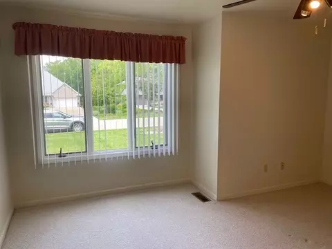 2828 Emerald Dr, Ottawa, IL 61350 photo 9