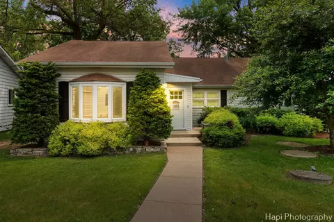 41725 N Circle Dr, Antioch, IL 60002