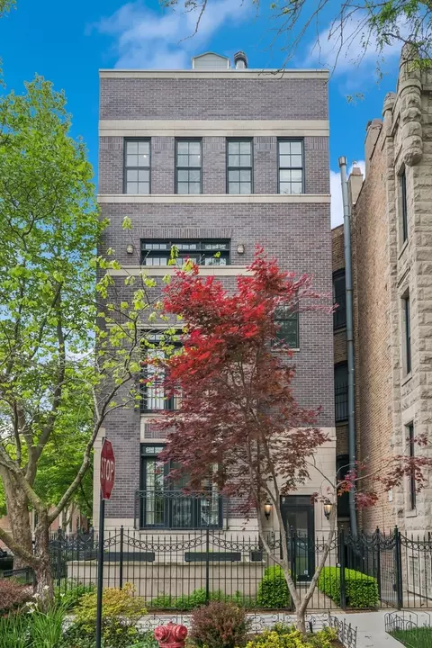 1500 N Cleveland Ave #4, Chicago, IL 60610