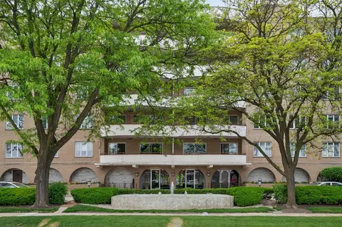 6400 N Cicero Ave #309, Lincolnwood, IL 60712