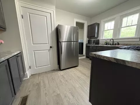 903 E Behrends Ave, Peoria, IL 61603 photo 10
