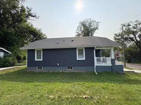 903 E Behrends Ave, Peoria, IL 61603 photo 4