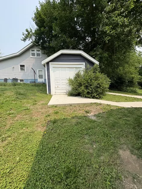 903 E Behrends Ave, Peoria, IL 61603 photo 2