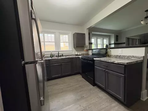 903 E Behrends Ave, Peoria, IL 61603 photo 9