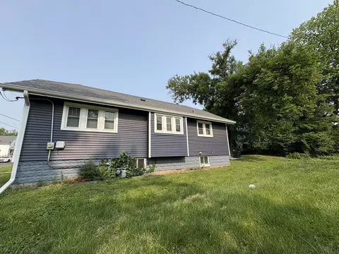 903 E Behrends Ave, Peoria, IL 61603 photo 3