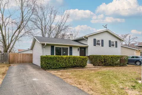 20710 N William Ave, Lincolnshire, IL 60069