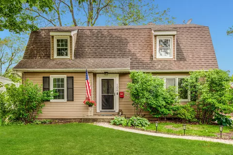 106 N Eastwood Ave, Mount Prospect, IL 60056