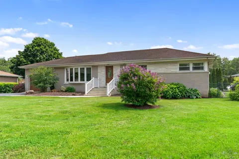 11111 Doogan Ave, Willow Springs, IL 60480