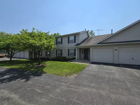 1075 N Village Dr #4, Round Lake Beach, IL 60073