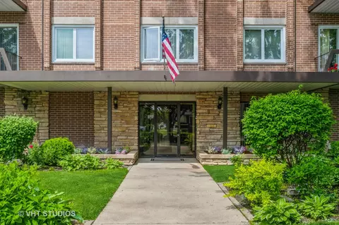 9500 N Washington St #510, Niles, IL 60714