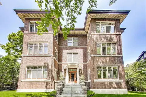 425 Greenwood St #1E, Evanston, IL 60201