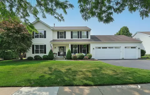 825 Limerick Ln, Mchenry, IL 60050
