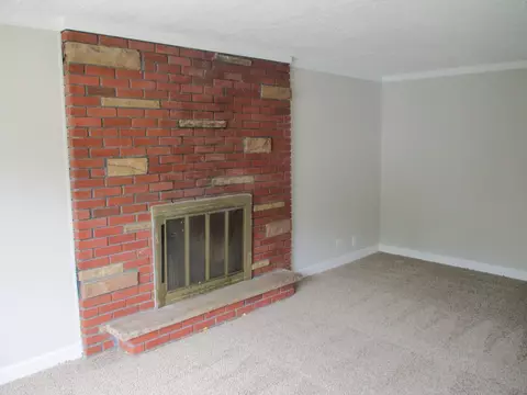 Living - 2333 S 20th Ave, Broadview, IL 60155 photo 3 of 3