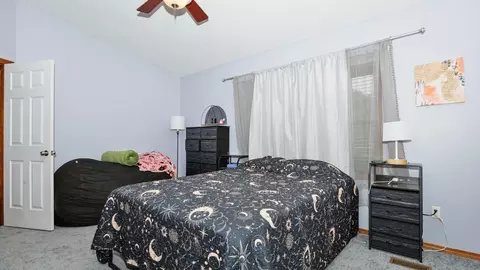 Bedroom - 12 Parkshores Dr, Bloomington, IL 61701 photo 4 of 8