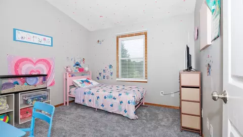 Bedroom - 12 Parkshores Dr, Bloomington, IL 61701 photo 1 of 8