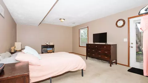 Bedroom - 12 Parkshores Dr, Bloomington, IL 61701 photo 8 of 8