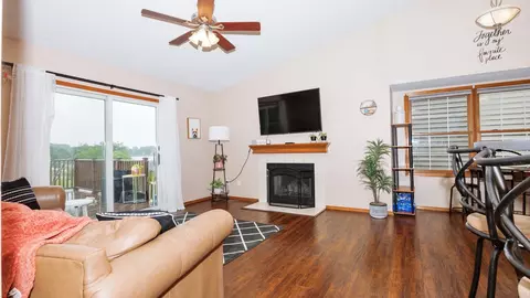 Living - 12 Parkshores Dr, Bloomington, IL 61701 photo 2 of 2