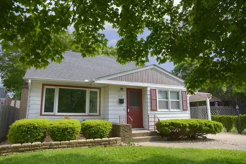 610 E Main St, Ottawa, IL 61350