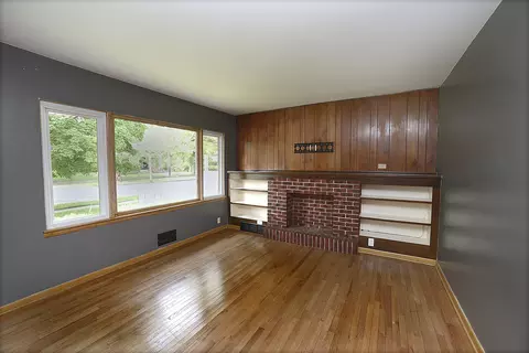 Living - 610 E Main St, Ottawa, IL 61350 photo 1 of 1