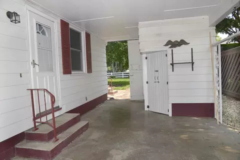 Exterior - 610 E Main St, Ottawa, IL 61350 photo 6 of 7