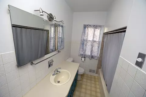 Bath - 610 E Main St, Ottawa, IL 61350 photo 1 of 4