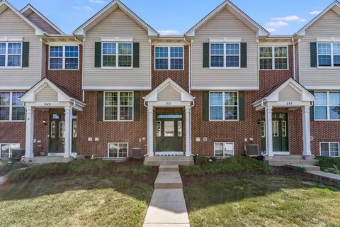 251 S Oak Creek Ln, Romeoville, IL 60446