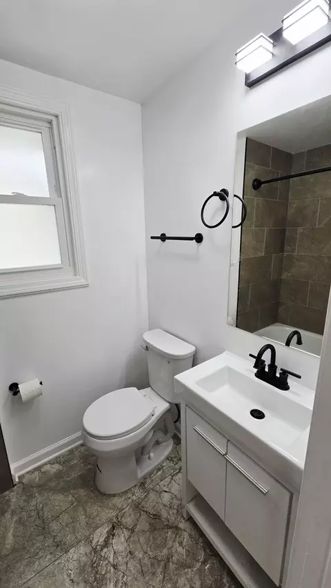 Bath - Undisclosed, Ottawa, IL 61350 photo 1 of 2