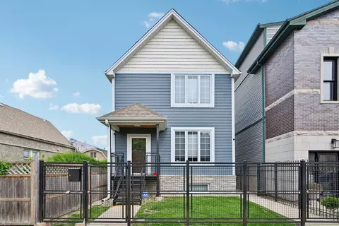 2733 N Campbell Ave, Chicago, IL 60647