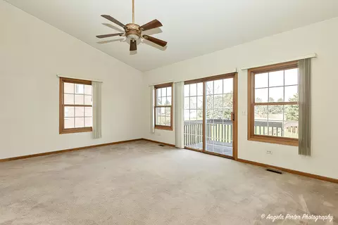 5832 Fieldstone Trl, Mchenry, IL 60050 photo 9