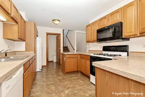 5832 Fieldstone Trl, Mchenry, IL 60050 photo 11