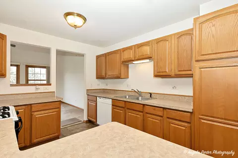 5832 Fieldstone Trl, Mchenry, IL 60050 photo 14