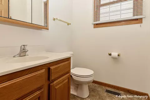 5832 Fieldstone Trl, Mchenry, IL 60050 photo 10