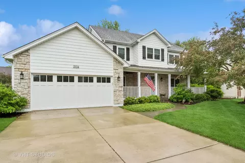 2124 Wicklow Rd, Naperville, IL 60564