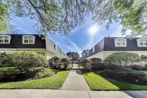 6963 N Bell Ave #106, Chicago, IL 60645