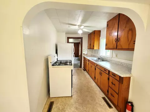 Kitchen - 1198 E Bluff St, Marseilles, IL 61341 photo 1 of 2