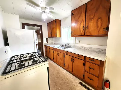 Kitchen - 1198 E Bluff St, Marseilles, IL 61341 photo 2 of 2